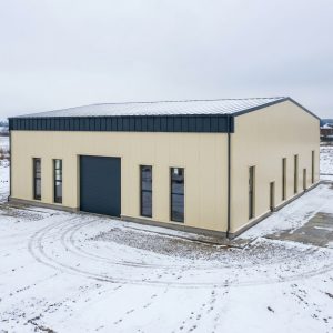 Утеплена будівля із сендвіч-панелей індивідуального розміру — PreBuild